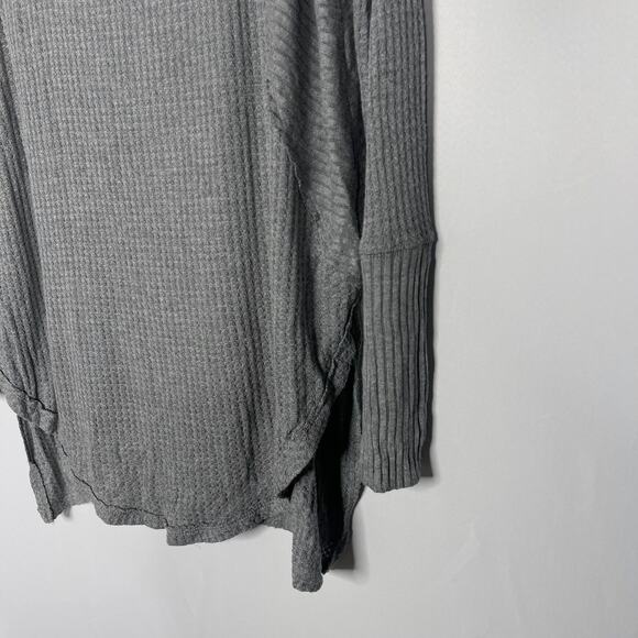 Free People Medium M Gray Ventura Thermal Tee Long Sleeve Waffle Knit Curved Hem - Picture 4 of 9